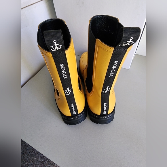 MONCLER - Picture 2 of 5